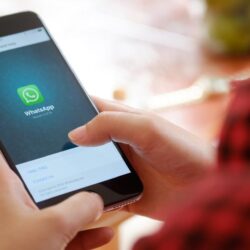 Cara Menggunakan WhatsApp secara Mudah saat Bepergian Jauh